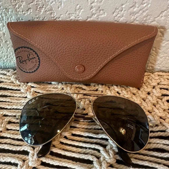 Ray Ban Polarized Classic Gold Framed Aviator Sunglasses - Picture 4 of 14